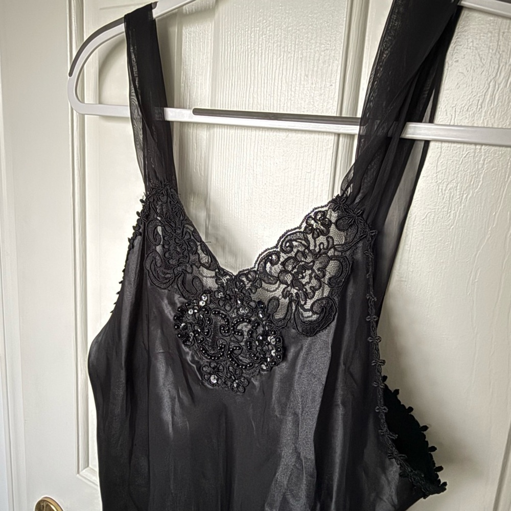Elegant Black Lace Women's Sleepwear